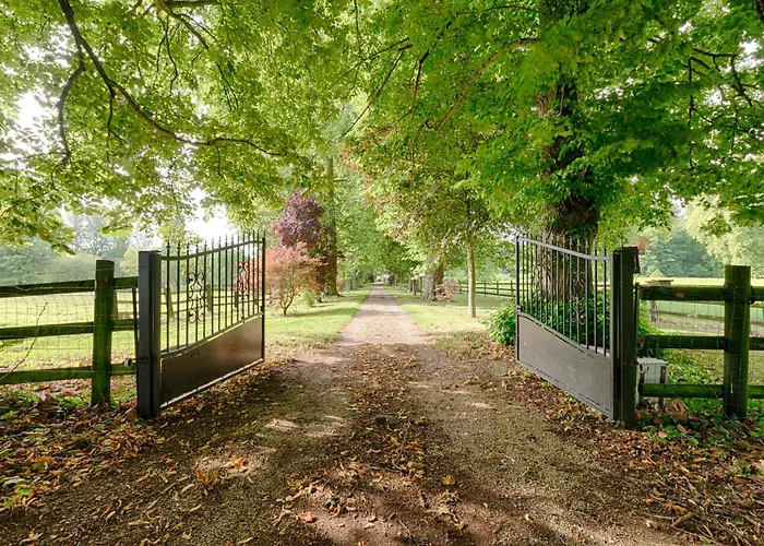 Nyaraló Ferme De La Tour